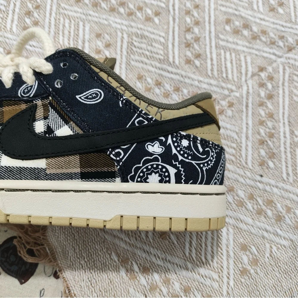 Nike SB Dunk Bandana Pattern Plaid Panel Sneakers - Picture 4 of 12